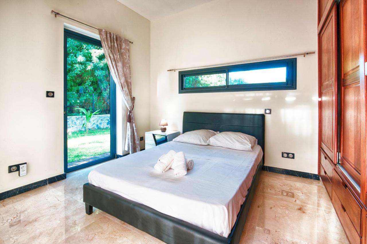 Villa Isis A L Entre-Deux Avec Piscine Pour 7 Personnes Entre Deux エクステリア 写真